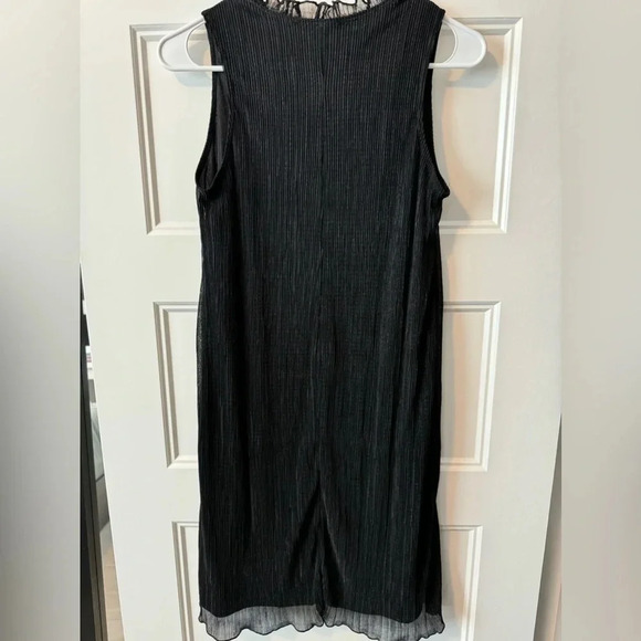 EUC Tahari Black Pleated Sleeveless Evening Dress Size Small - Picture 2 of 6